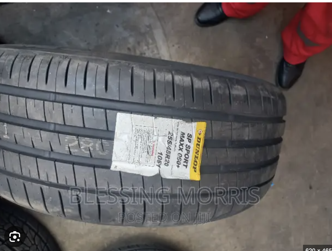 Lốp 255/45R20 Dunlop Sport Maxx 050+